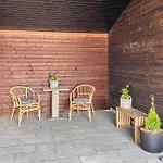 בית נופש 4 Bedroom Stunning In *
