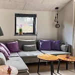 4 Bedroom Stunning In בית נופש Ålbæk