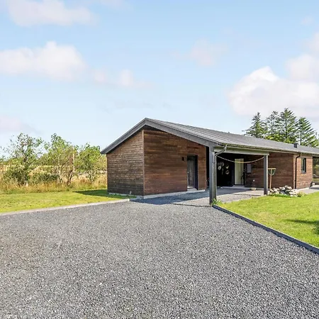 4 Bedroom Stunning In Tatil Evi Ålbæk