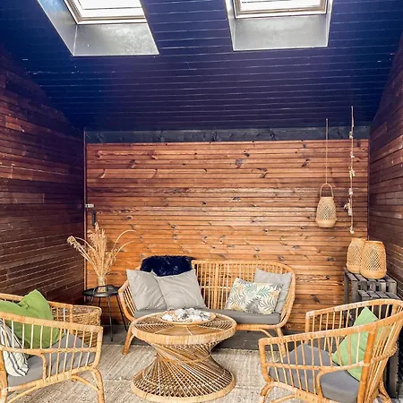 4 Bedroom Stunning In *